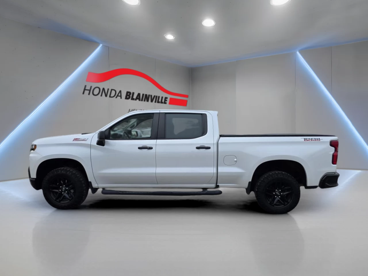 2022 Chevrolet Silverado 1500 Crew Cab Short Box 4-Wheel Drive LT Trail Boss Image principale