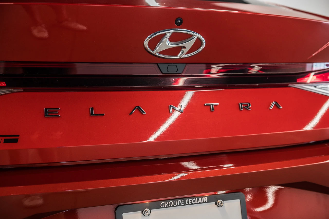 2021 Hyundai Elantra Preferred Main Image