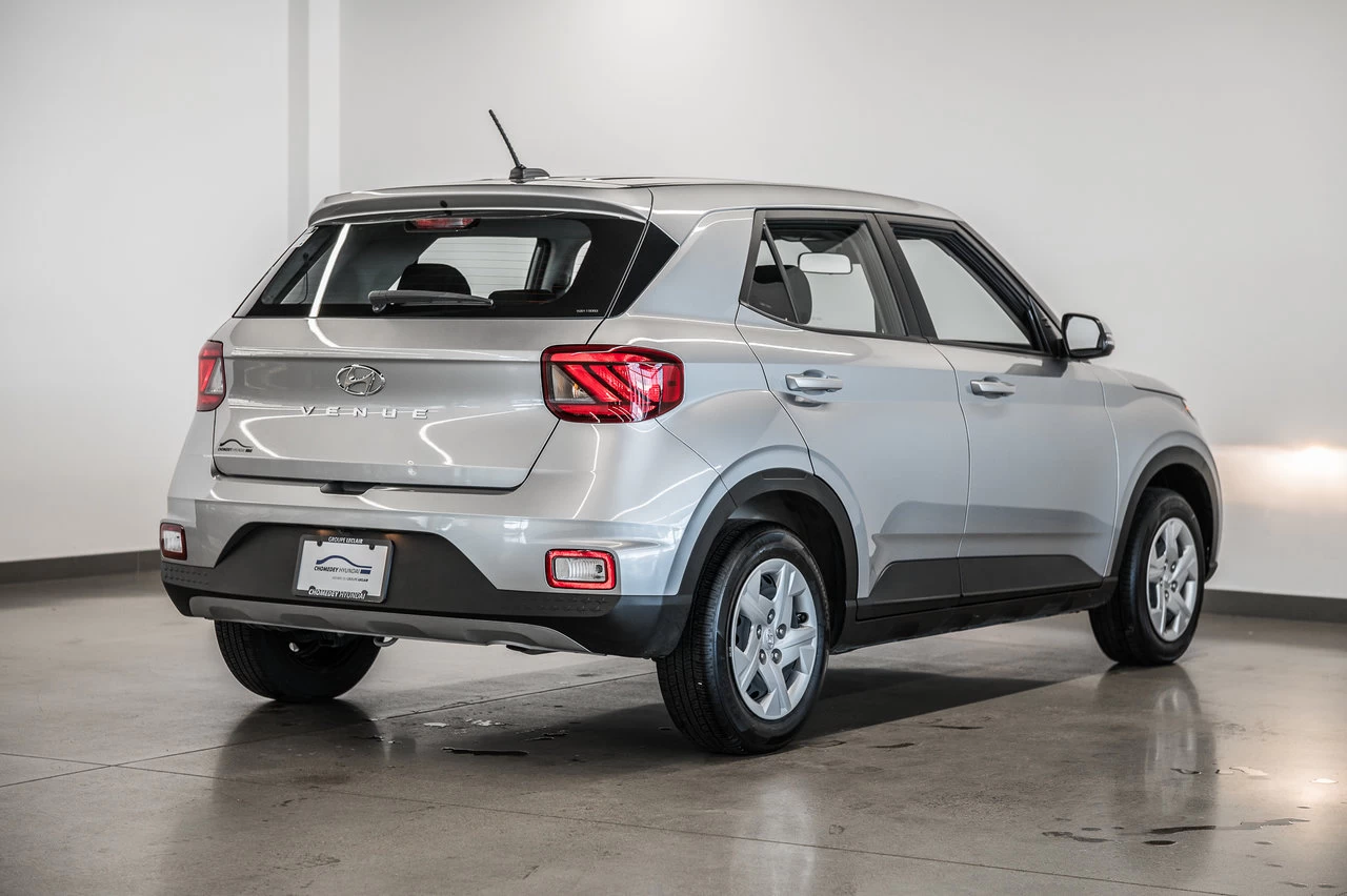 2024 Hyundai Venue Essential Main Image