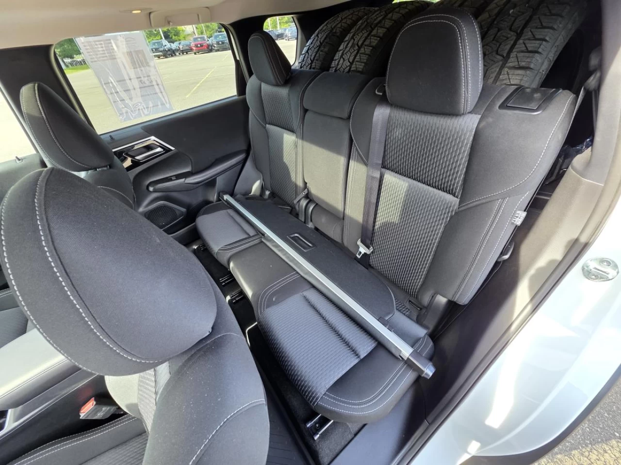 2025 Mitsubishi Outlander LE S-AWC Main Image
