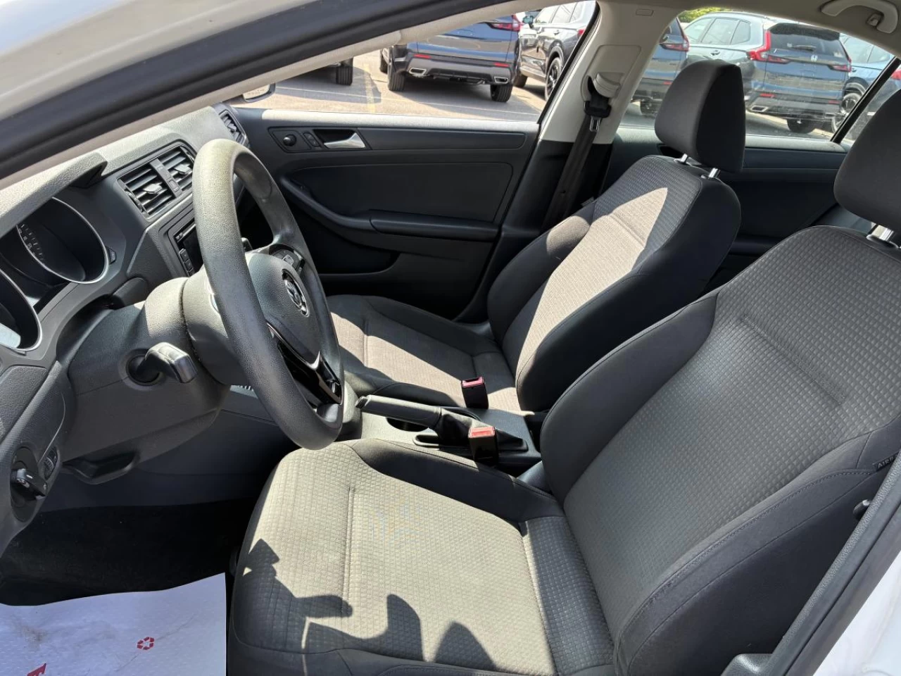 2015 Volkswagen Jetta 4dr 2.0L Auto Trendline+ Image principale