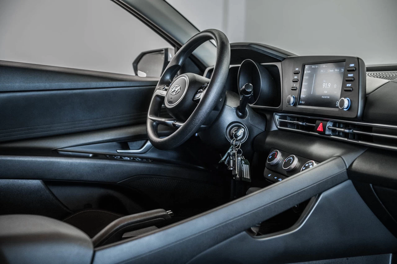 2023 Hyundai Elantra Essential Image principale