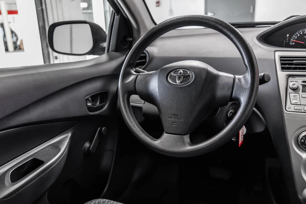 2010 Toyota Yaris Automatique + A/C BAS KM!!! Image principale