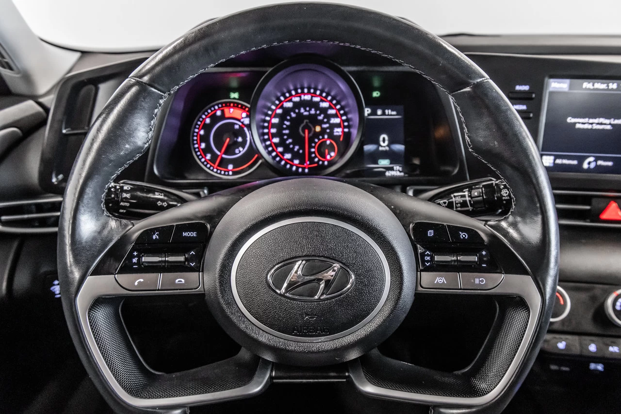 2022 Hyundai Elantra Preferred Main Image