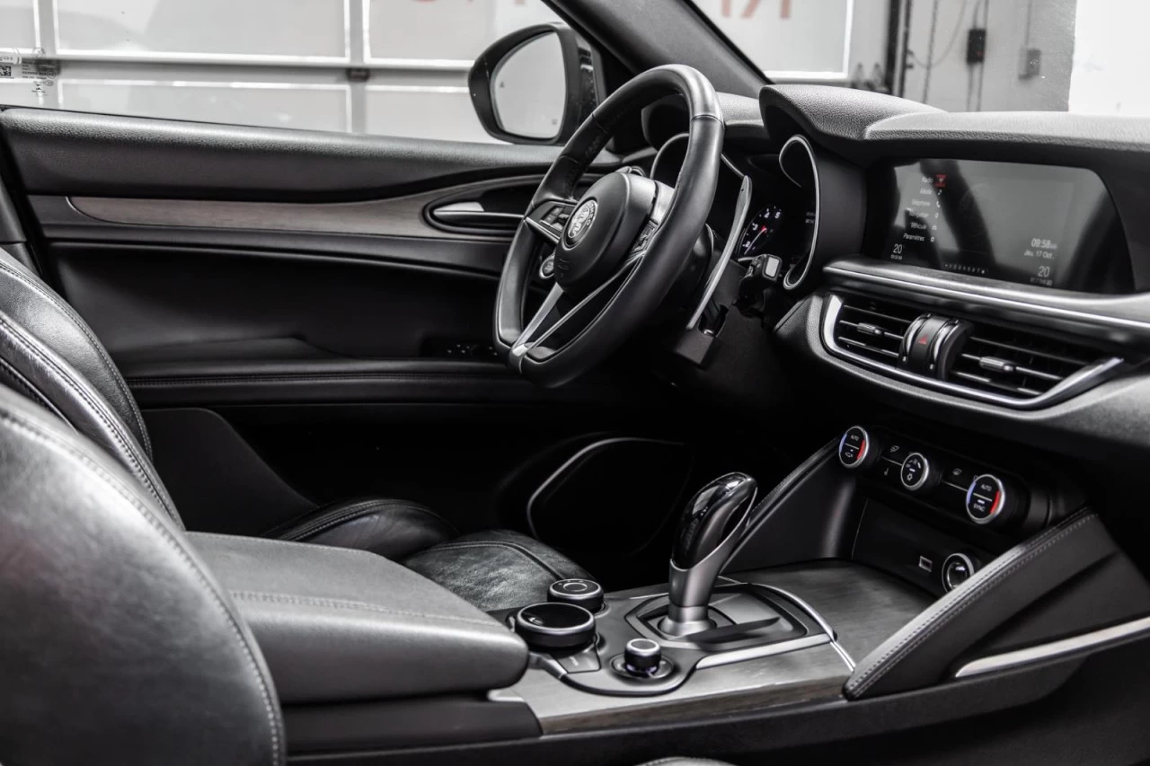 2018 Alfa Romeo Stelvio Ti Sport AWD NAVI+CUIR+TOIT.OUVRANT Main Image