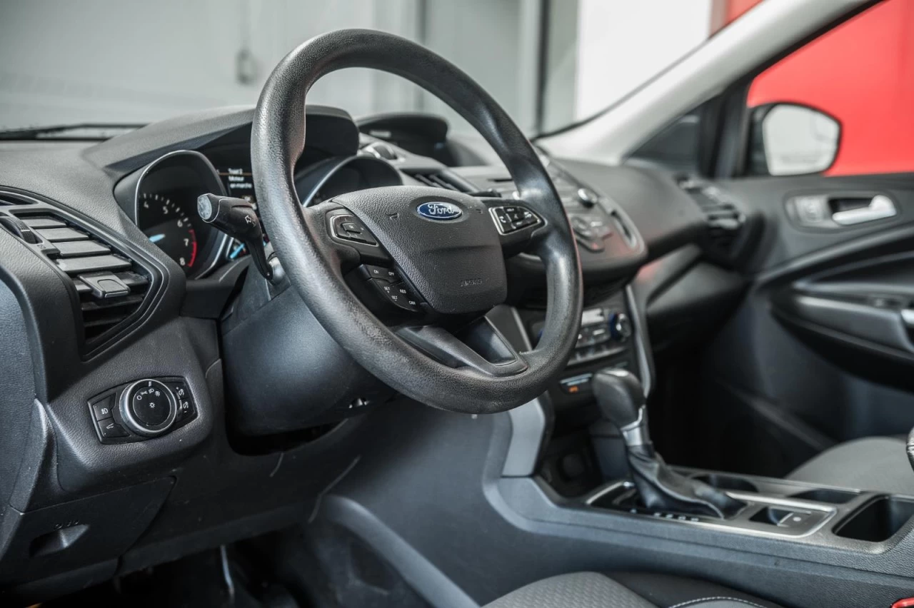 2017 Ford Escape Automatique 4WD SE Main Image