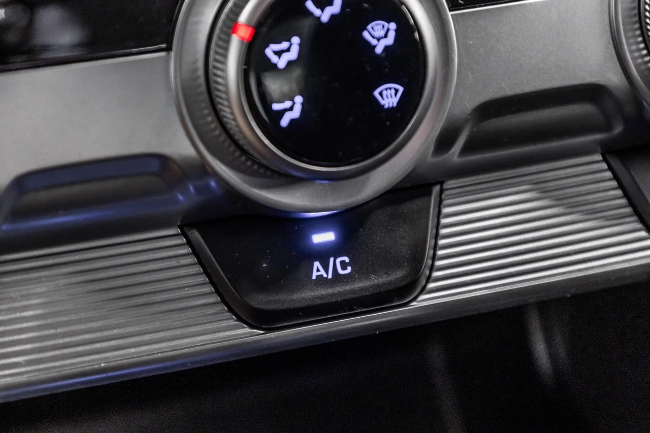 2020 Hyundai Elantra Essential Main Image