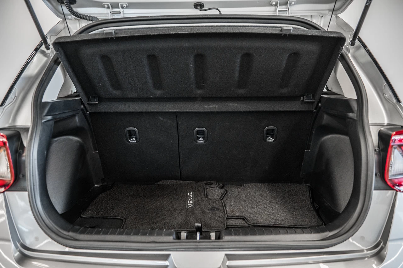 2024 Hyundai Venue Essential Main Image