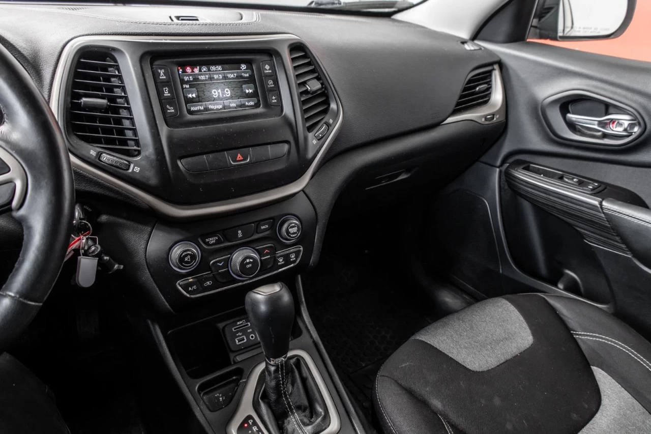 2015 Jeep Cherokee 2x4 Sport Garantie 1 AN Image principale