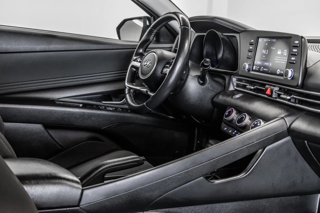 2022 Hyundai Elantra Preferred Image principale
