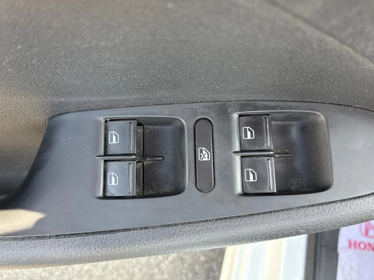 2015 Volkswagen Jetta 4dr 2.0L Auto Trendline+ Image principale