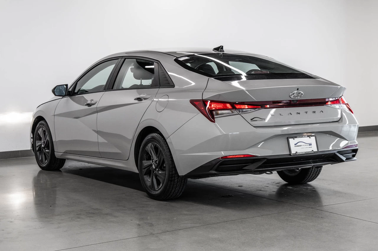 2022 Hyundai Elantra Preferred Image principale