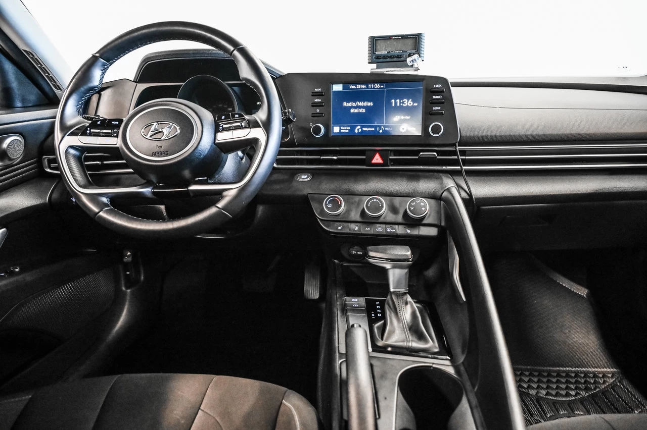 2023 Hyundai Elantra Preferred Image principale