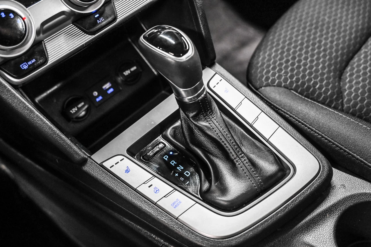 2020 Hyundai Elantra Preferred Main Image