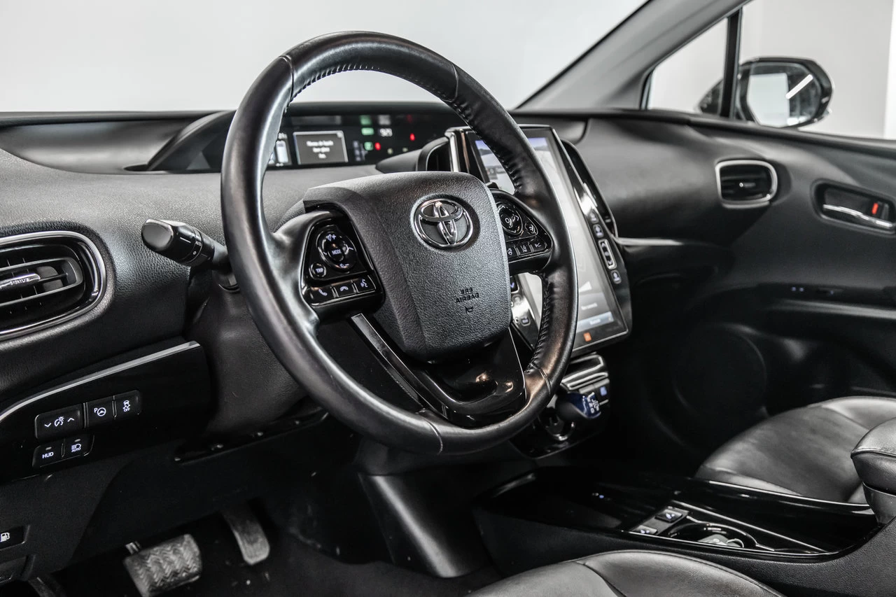 2019 Toyota Prius Tech. E-Awd Main Image