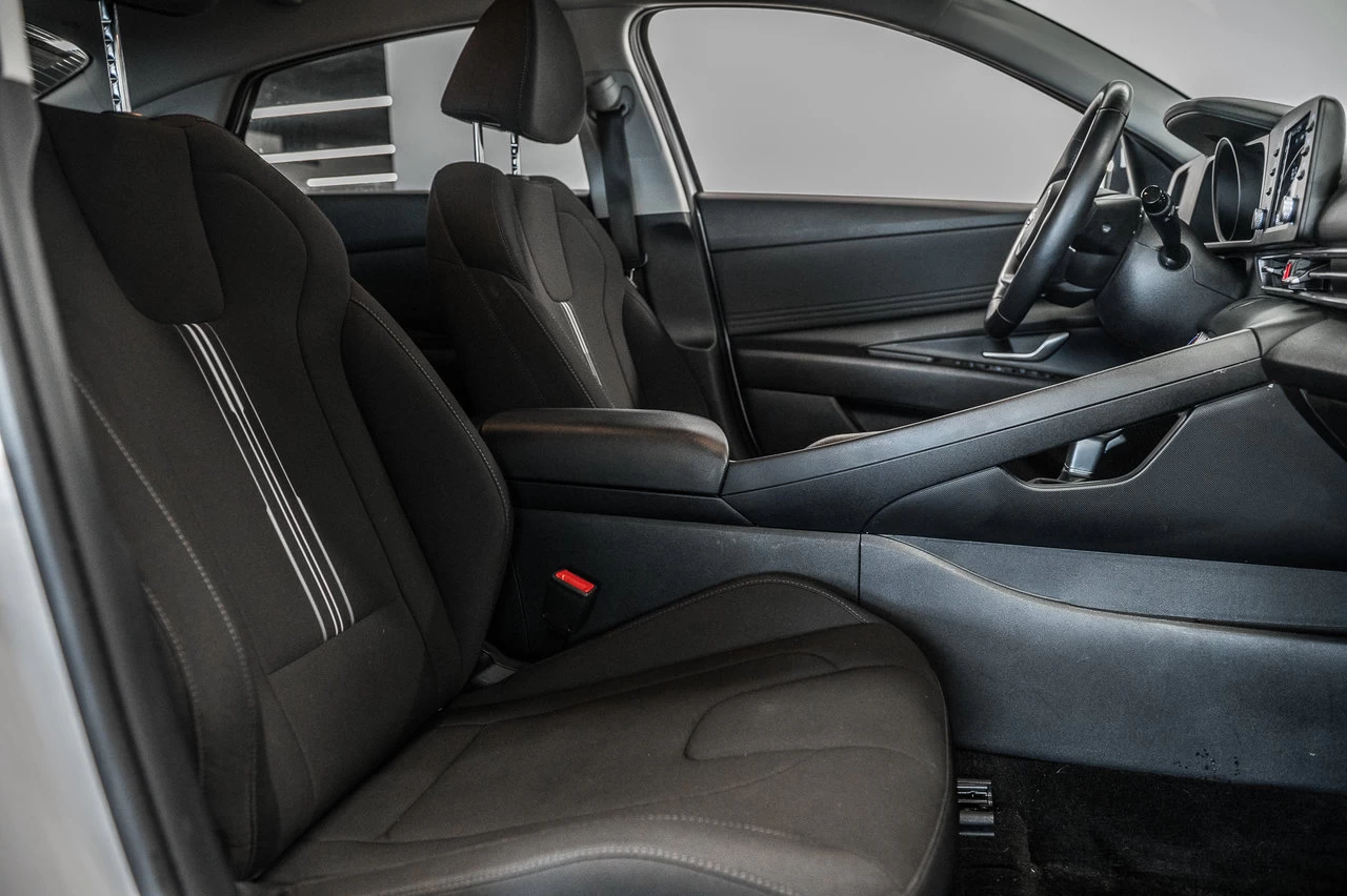 2022 Hyundai Elantra Preferred Image principale