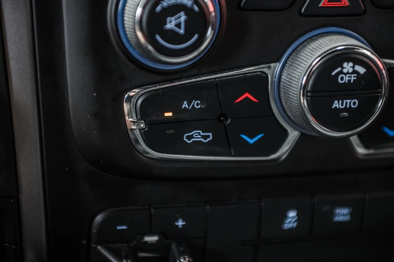 2021 RAM 1500 Classic Warlock 4x4 Crew Cab 5''7" Box BLUETOOTH+CAM.RECUL Image principale