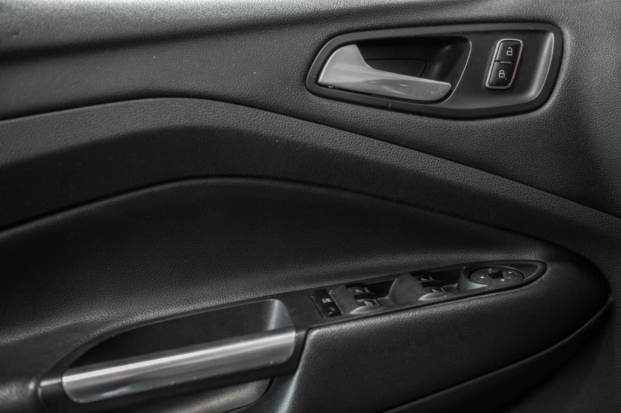 2014 Ford Escape 4WD SE AUBAINE! Image principale