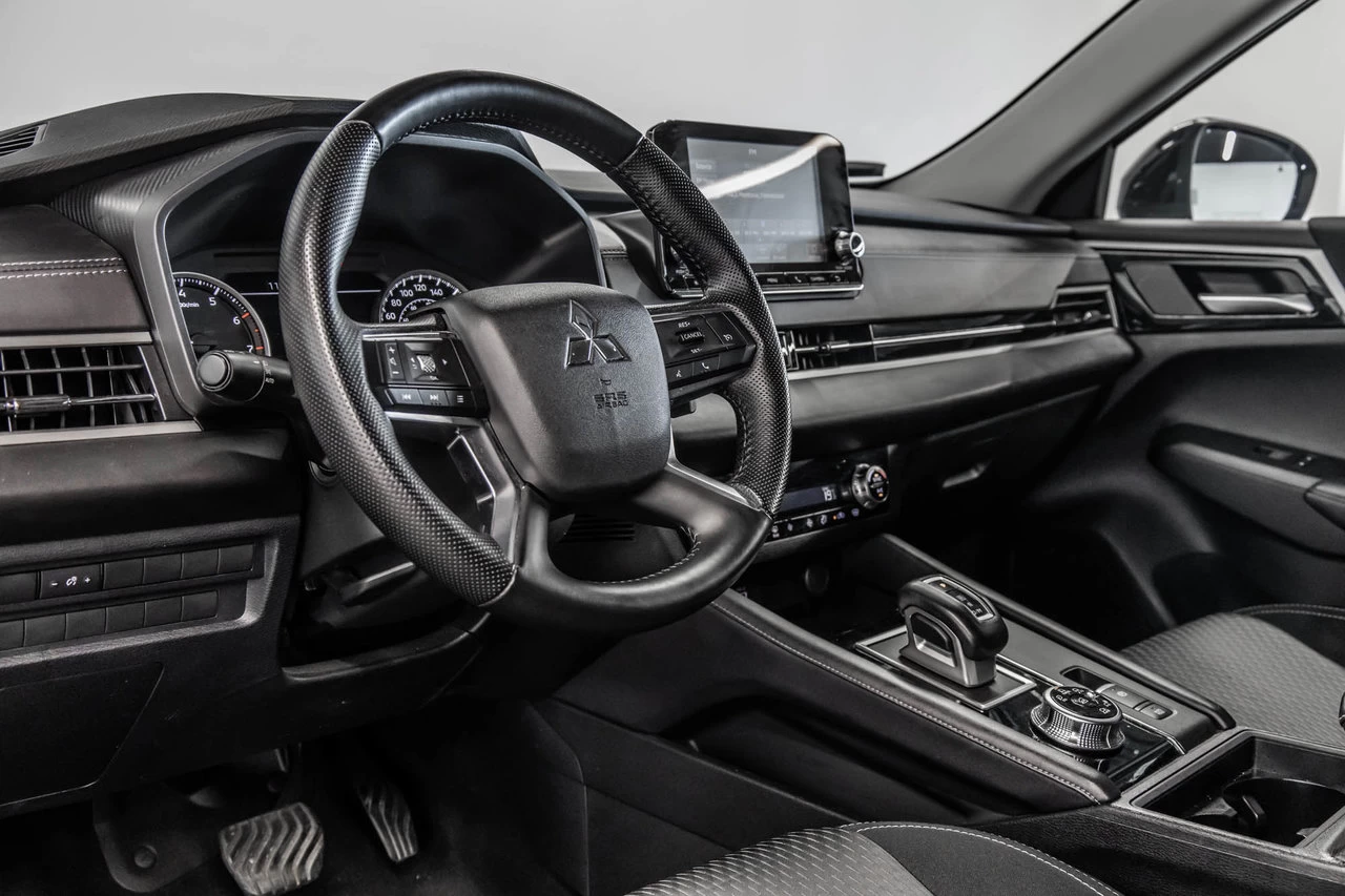 2024 Mitsubishi Outlander Es Awd 7pass Image principale