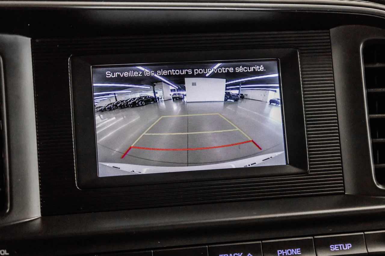 2020 Hyundai Elantra Essential Main Image