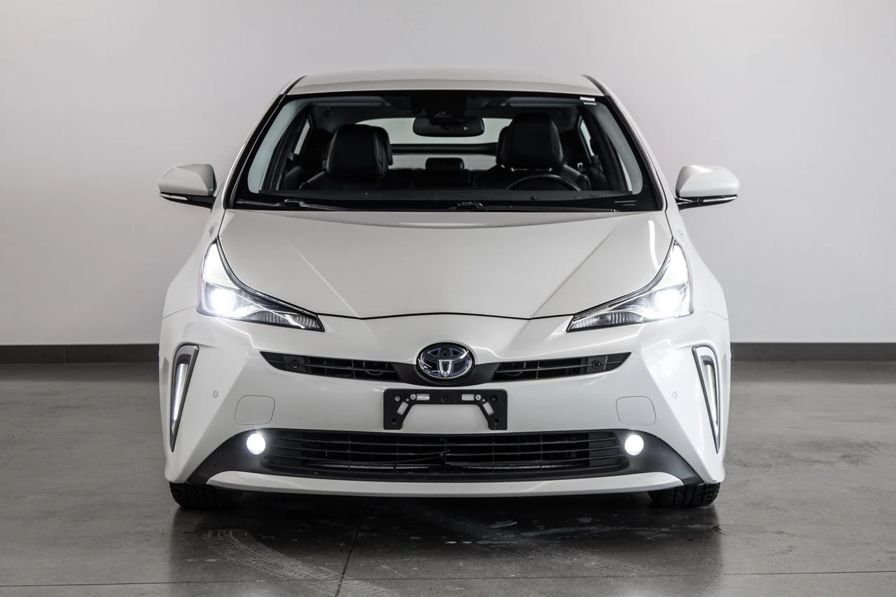 2019 Toyota Prius Tech. E-Awd Main Image