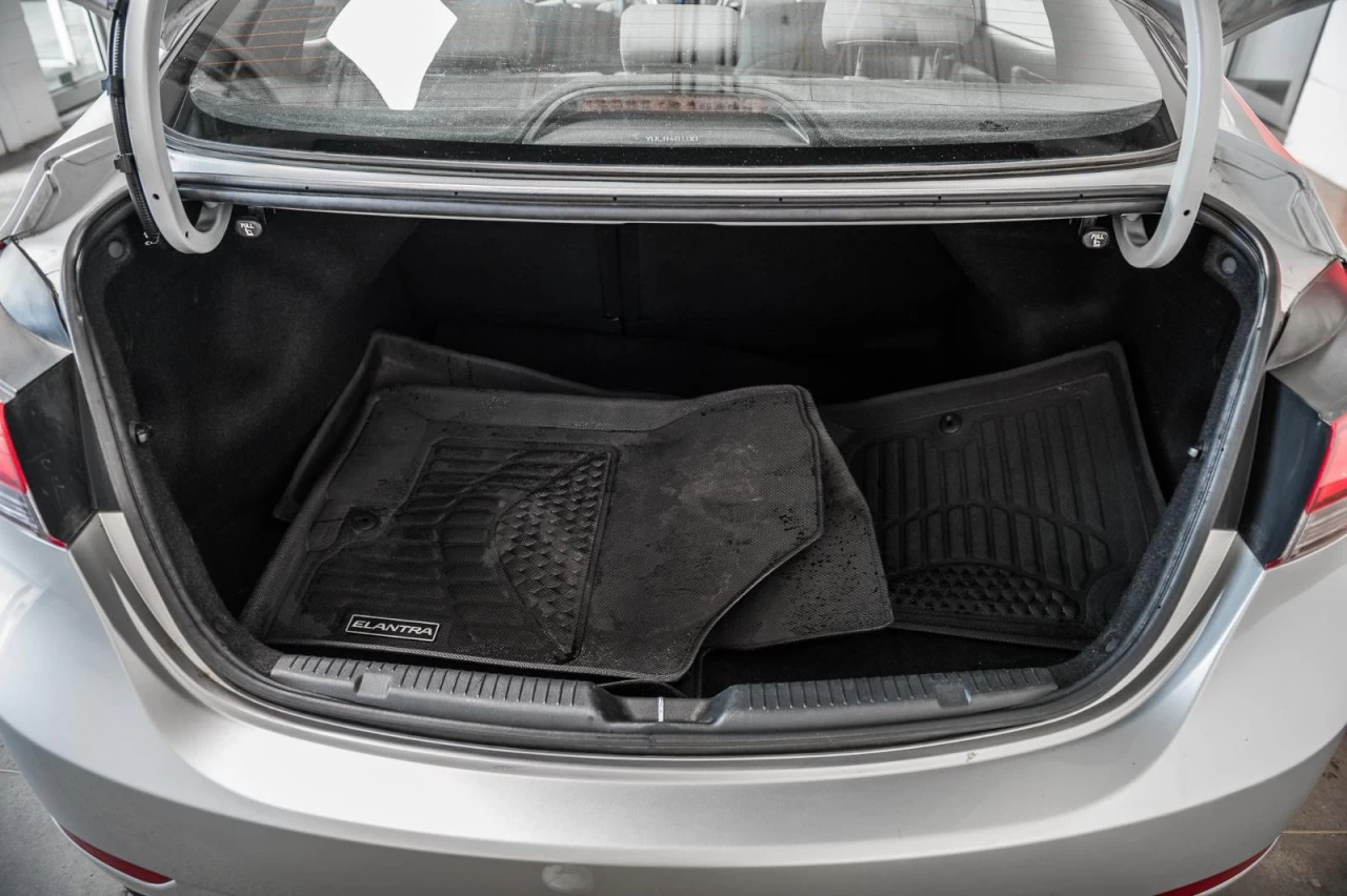2016 Hyundai Elantra L+ VITRES.ELECTRIQUES+A/C Image principale