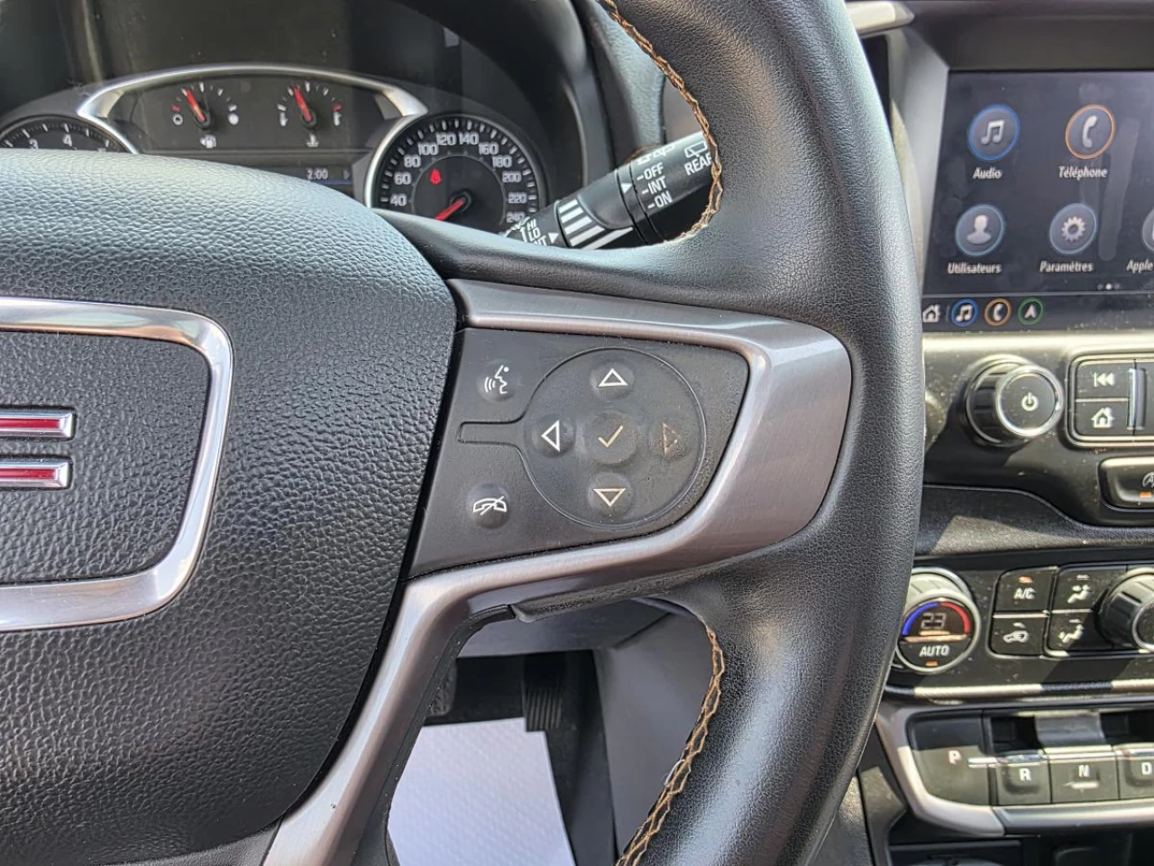 2023 GMC Terrain AWD AT4 Image principale