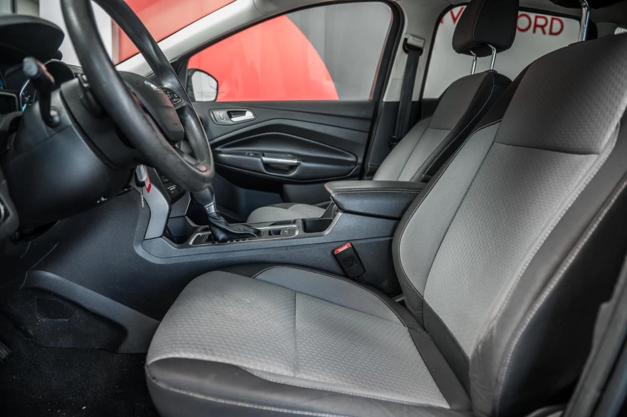 2017 Ford Escape Automatique 4WD SE Main Image