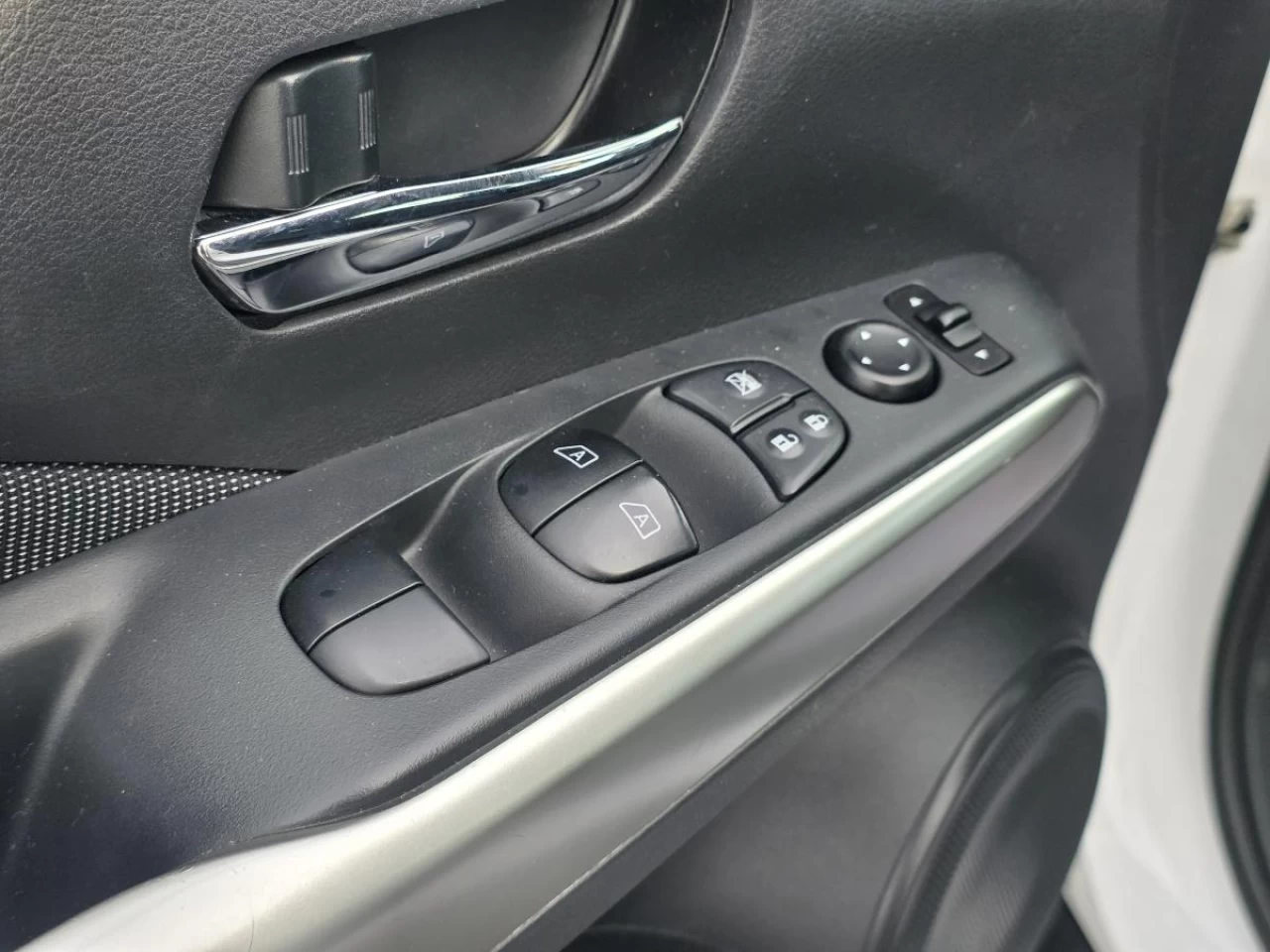 2019 Nissan Kicks S FWD Image principale