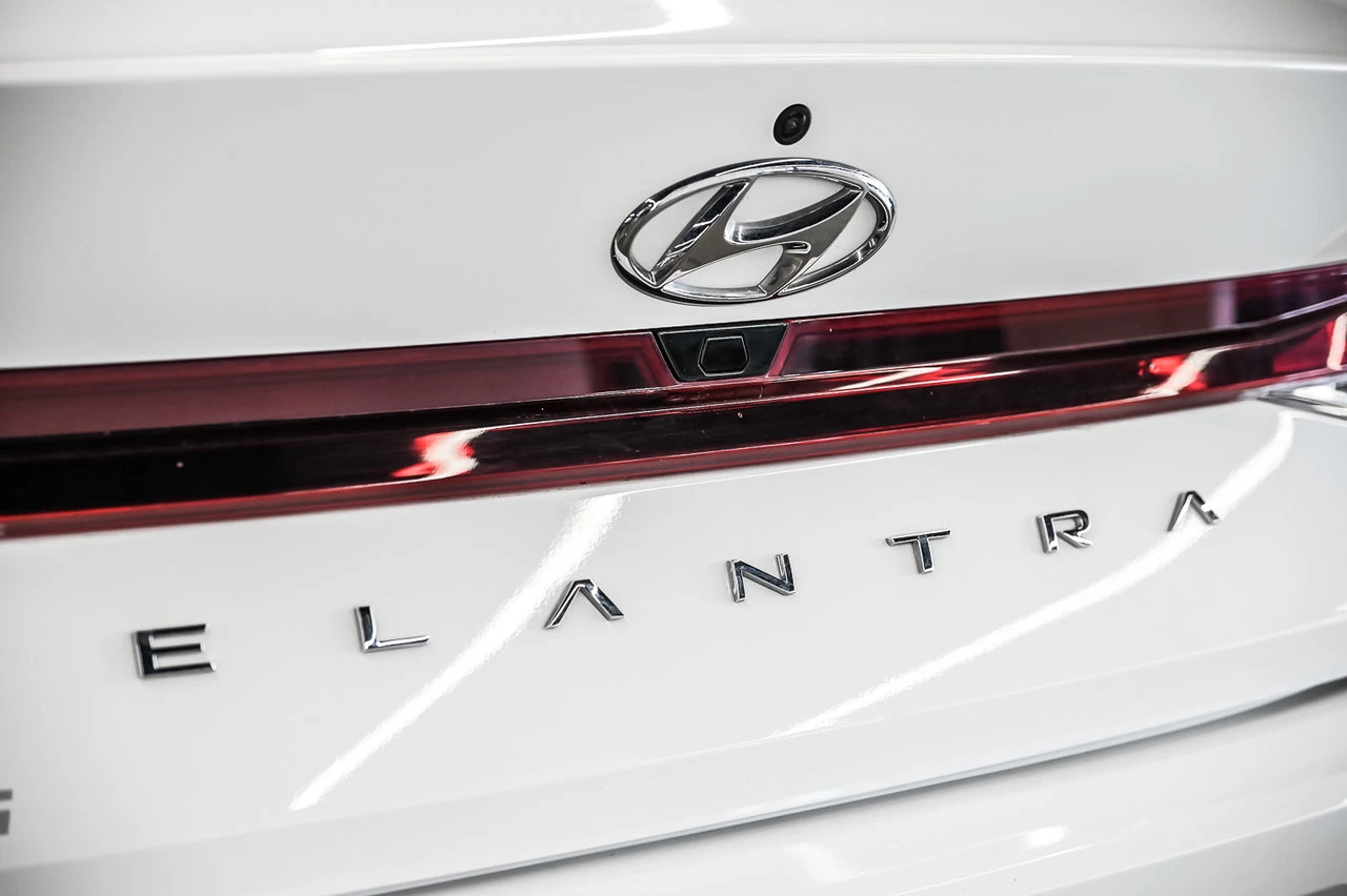 2022 Hyundai Elantra Preferred Image principale