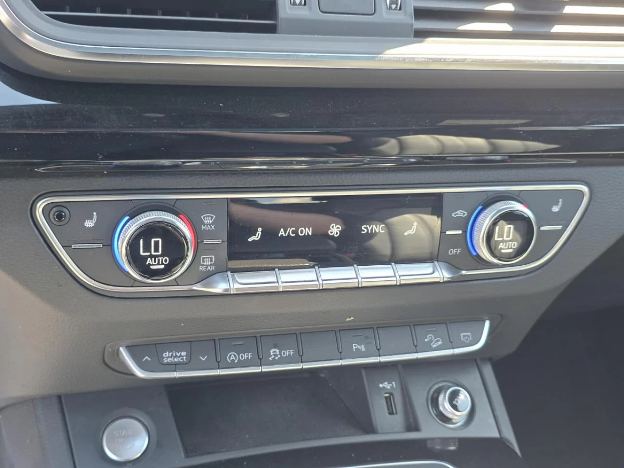 2020 Audi Q5 Progressiv 45 TFSI quattro Main Image