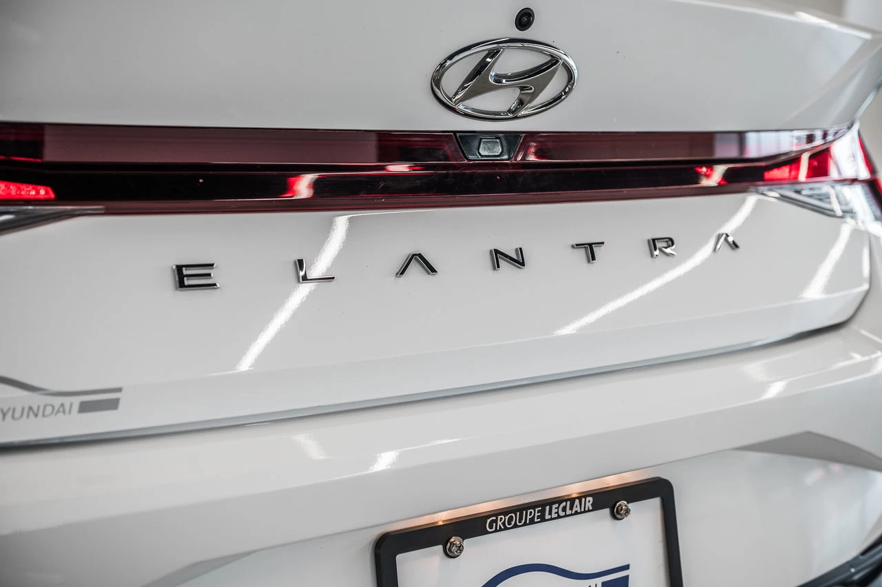 2022 Hyundai Elantra Preferred Image principale