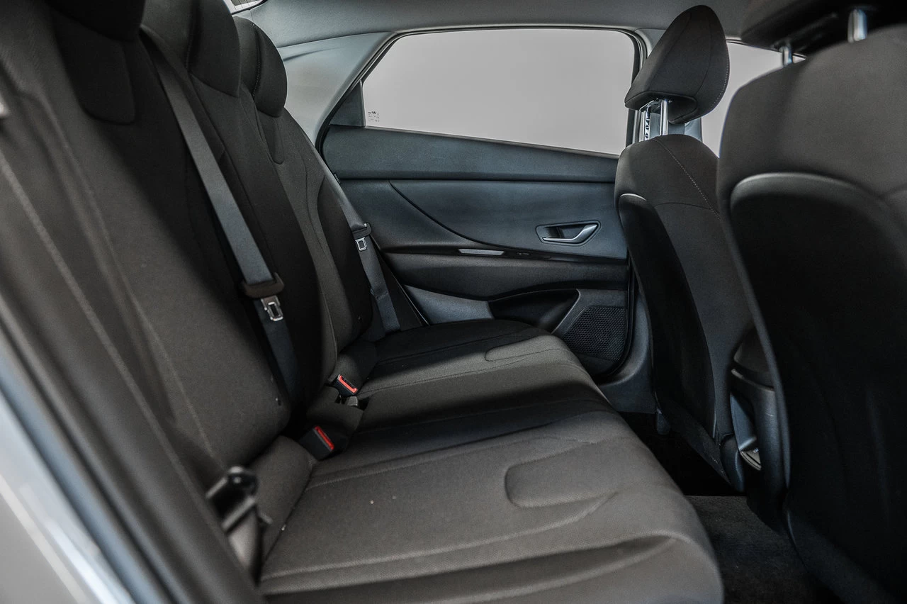 2024 Hyundai Elantra Essential Main Image