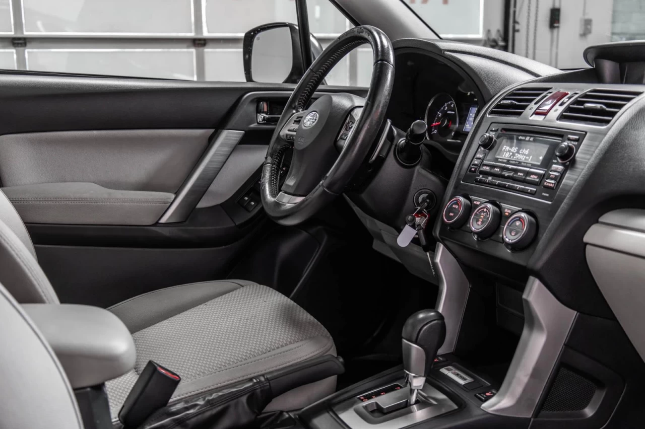 2015 Subaru Forester Touring 4x4 Garantie 1 AN Image principale