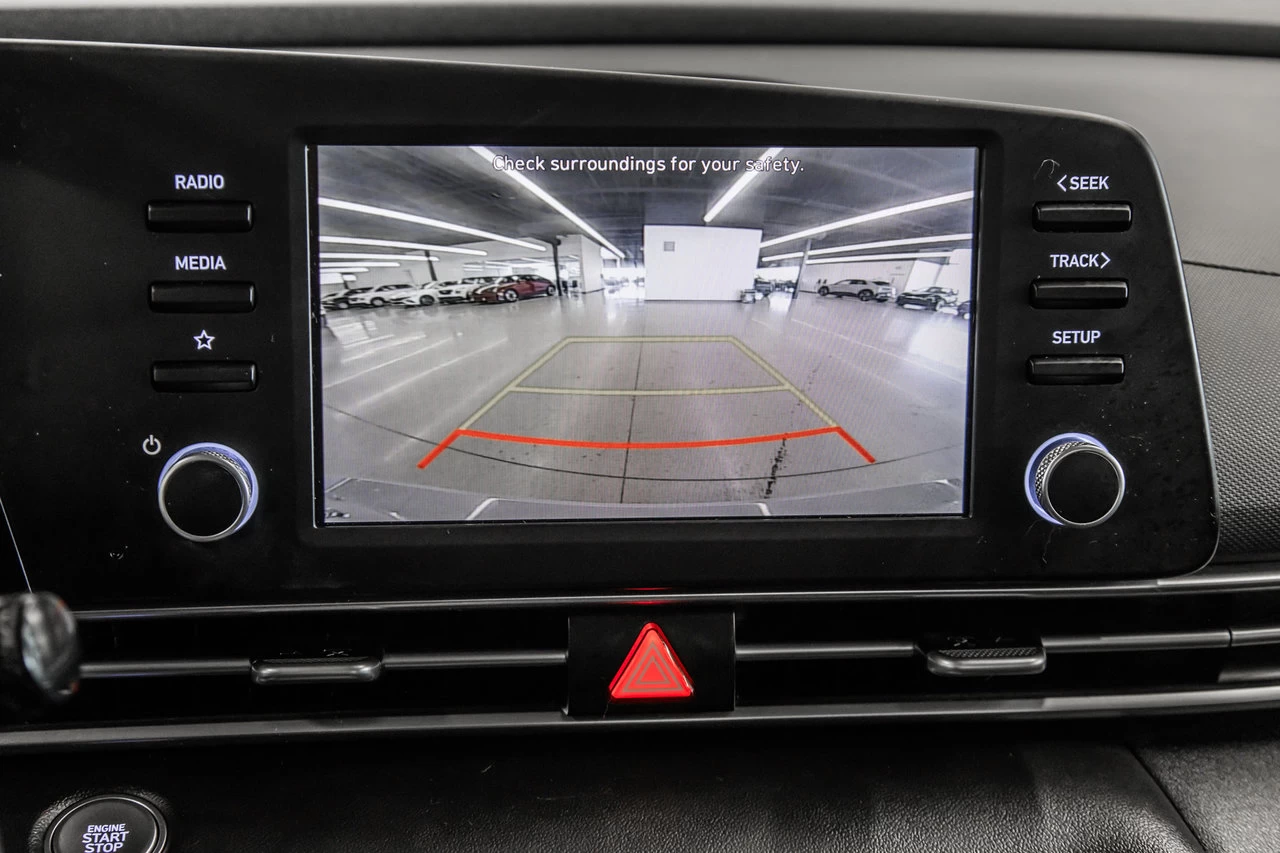2022 Hyundai Elantra Preferred Main Image