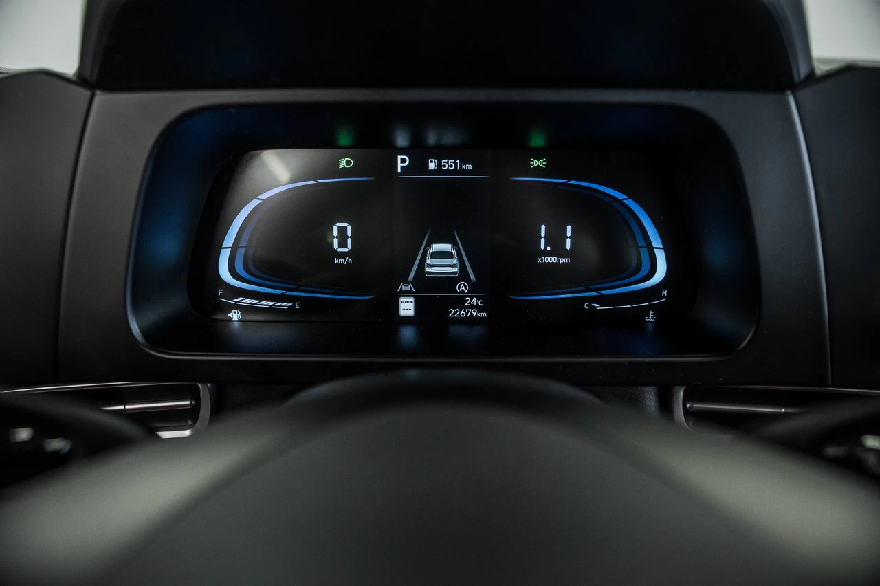 2024 Hyundai Elantra Essential Main Image