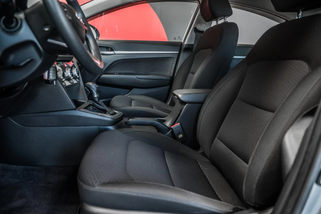 2020 Hyundai Elantra Essential SIEGES.CHAUFFANTS+CARPLAY Main Image
