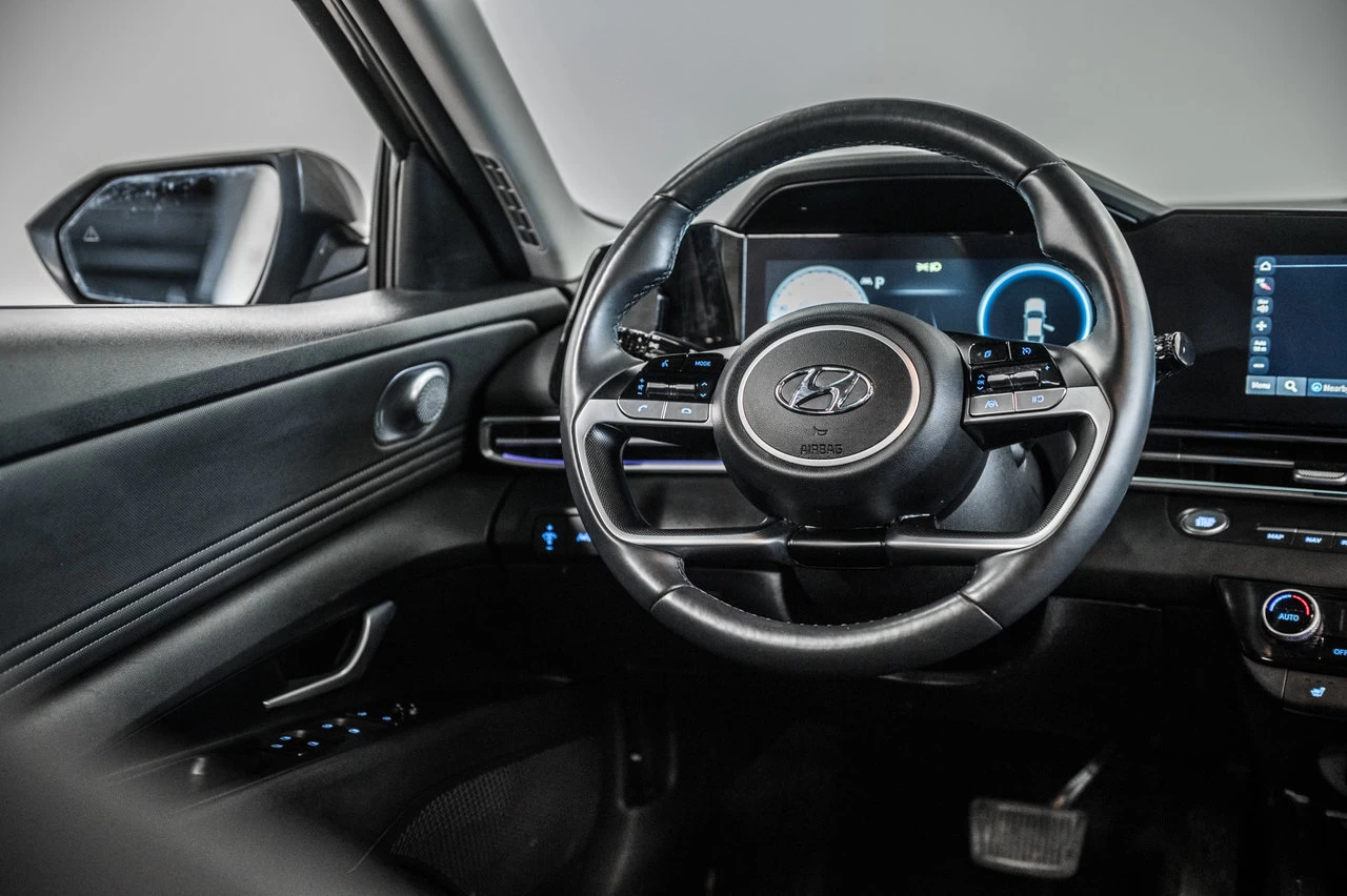 2023 Hyundai Elantra Preferred Tech Image principale