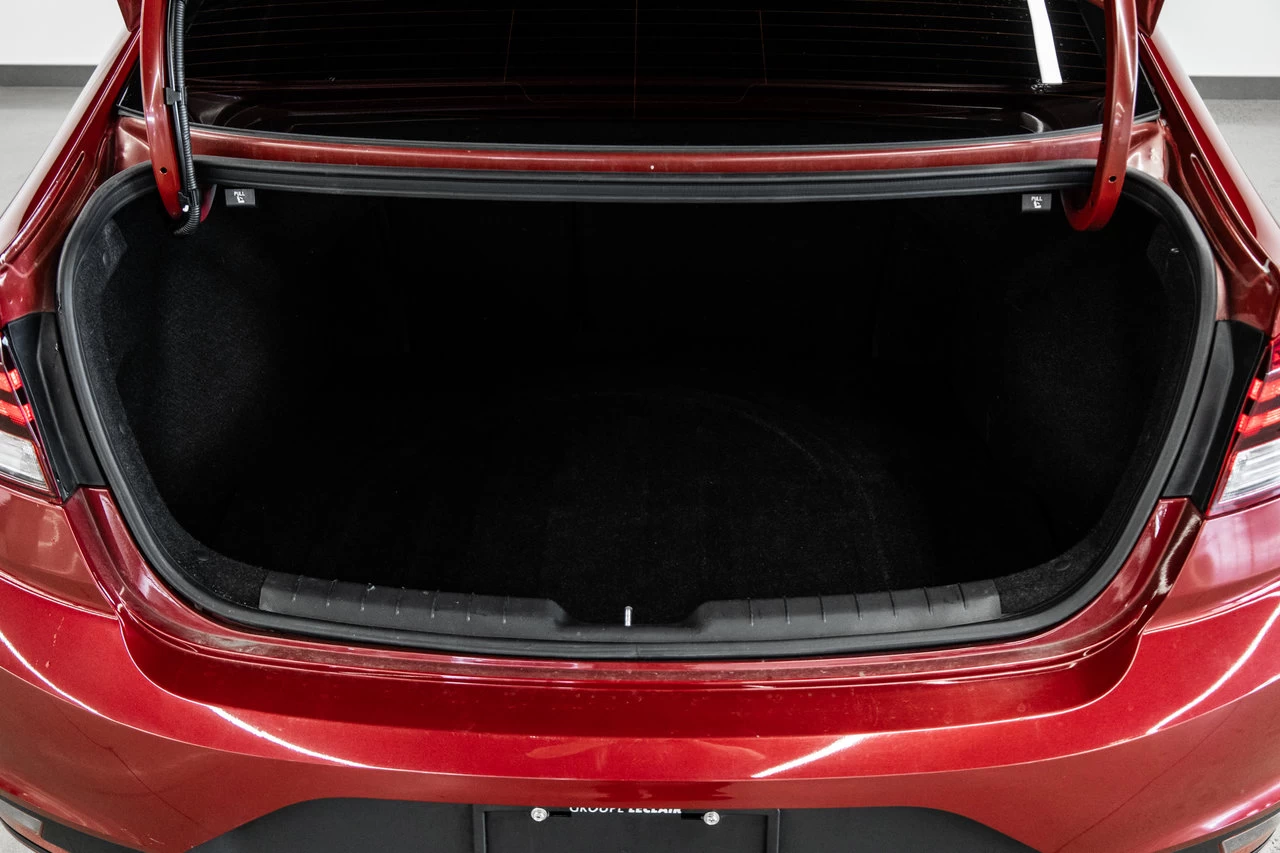 2020 Hyundai Elantra Essential Image principale