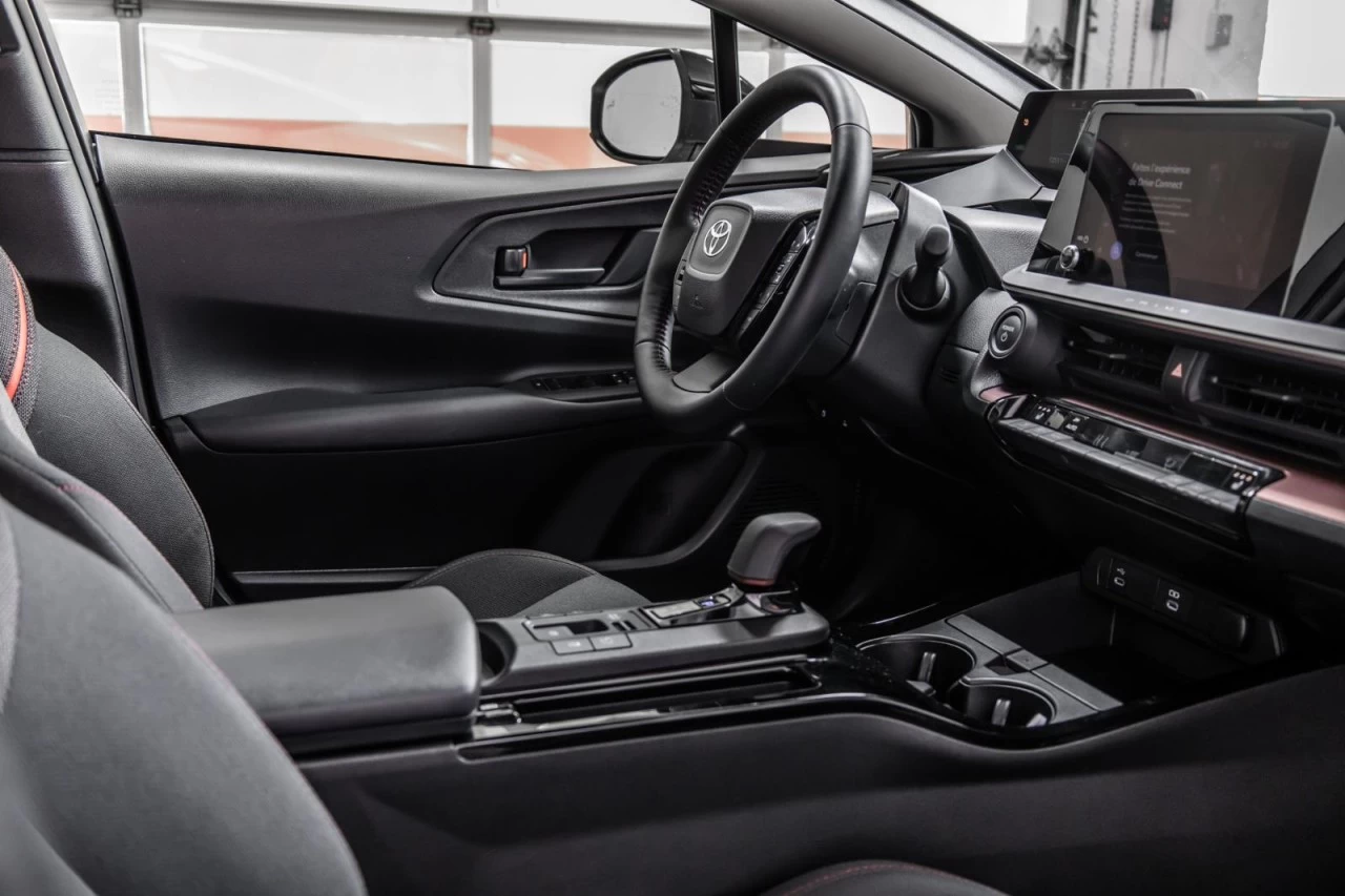 2024 Toyota Prius Prime SE MAGS+SIEGES.CHAUFF+BLUETOOTH+CAM.RECUL+CARPLAY Image principale