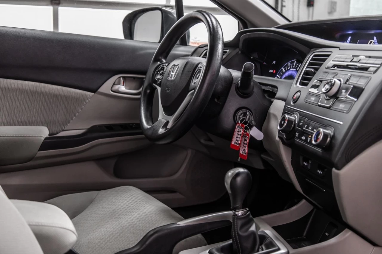 2014 Honda Civic Sedan Manuelle LX AUBAINE Image principale