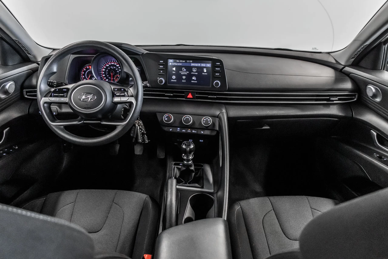 2022 Hyundai Elantra Essential Image principale