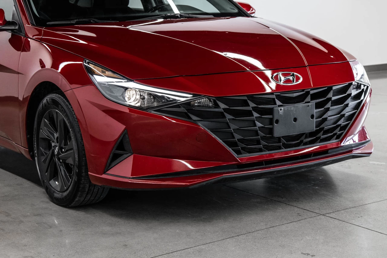 2021 Hyundai Elantra Preferred Main Image