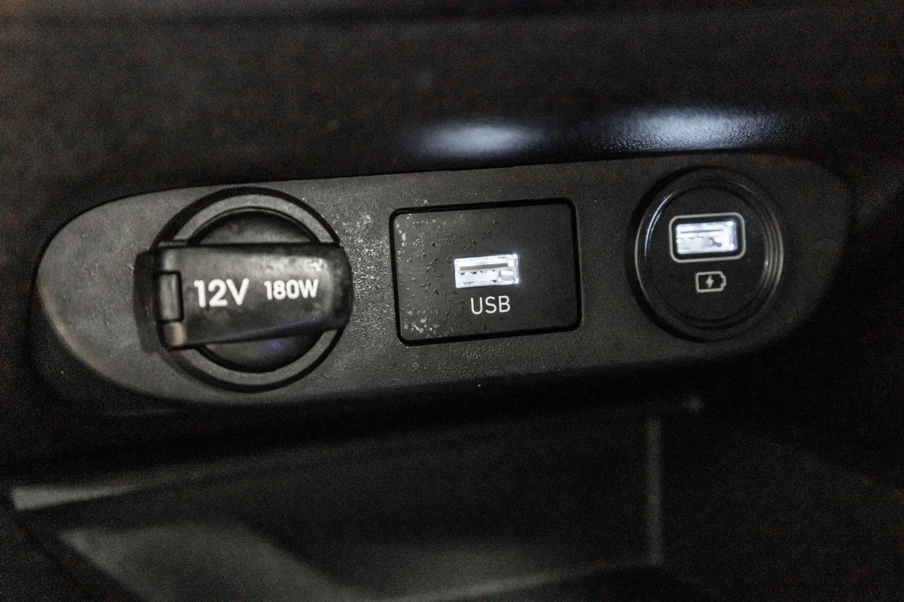 2023 Hyundai Elantra Preferred Main Image