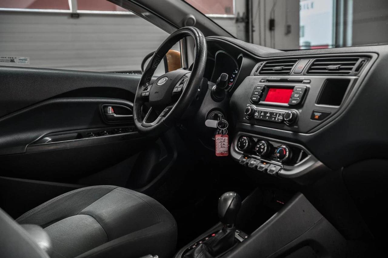 2012 Kia Rio Automatique - Économique et fiable Image principale