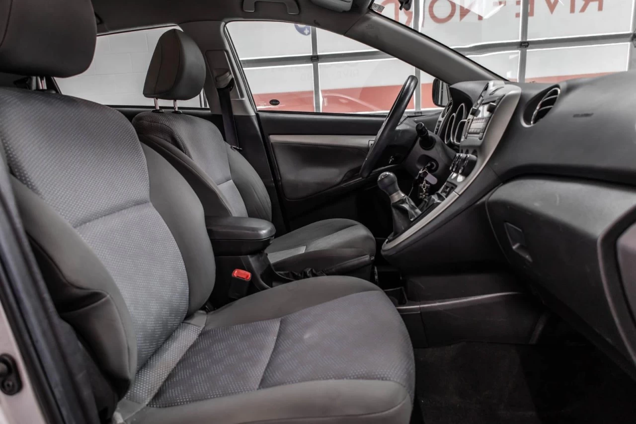 2009 Toyota Matrix XR - Manuelle - BAS KM Image principale