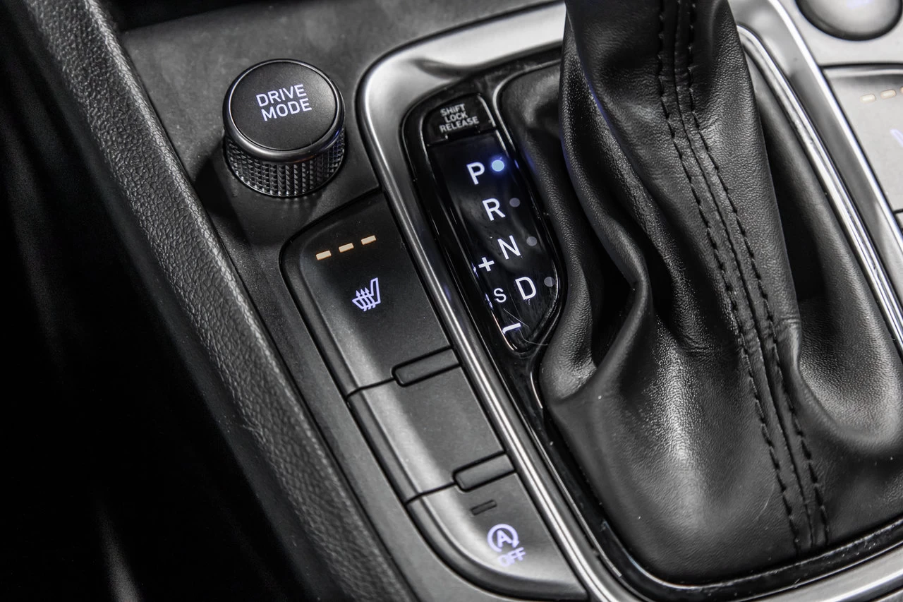 2022 Hyundai Kona Essential Awd Main Image