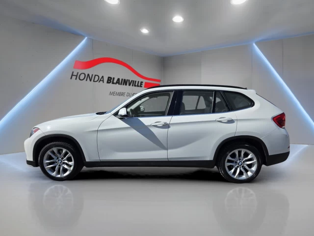 BMW X1 AWD 4dr SAV 8 tires 2015