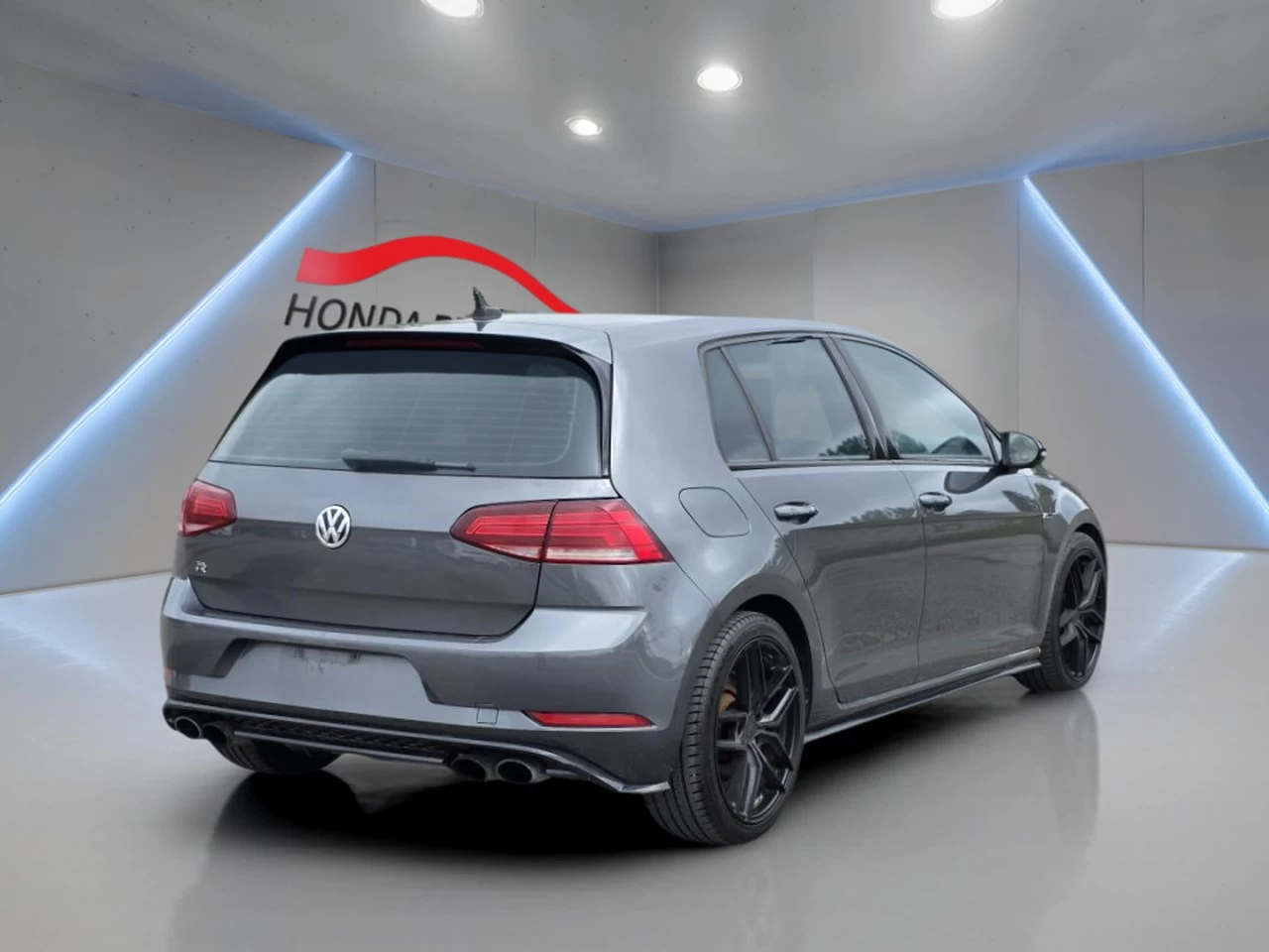 2018 Volkswagen Golf R 5-door DSG Main Image