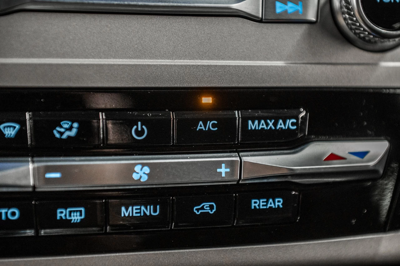 2024 Ford Explorer Xlt Awd 6-Pass Image principale